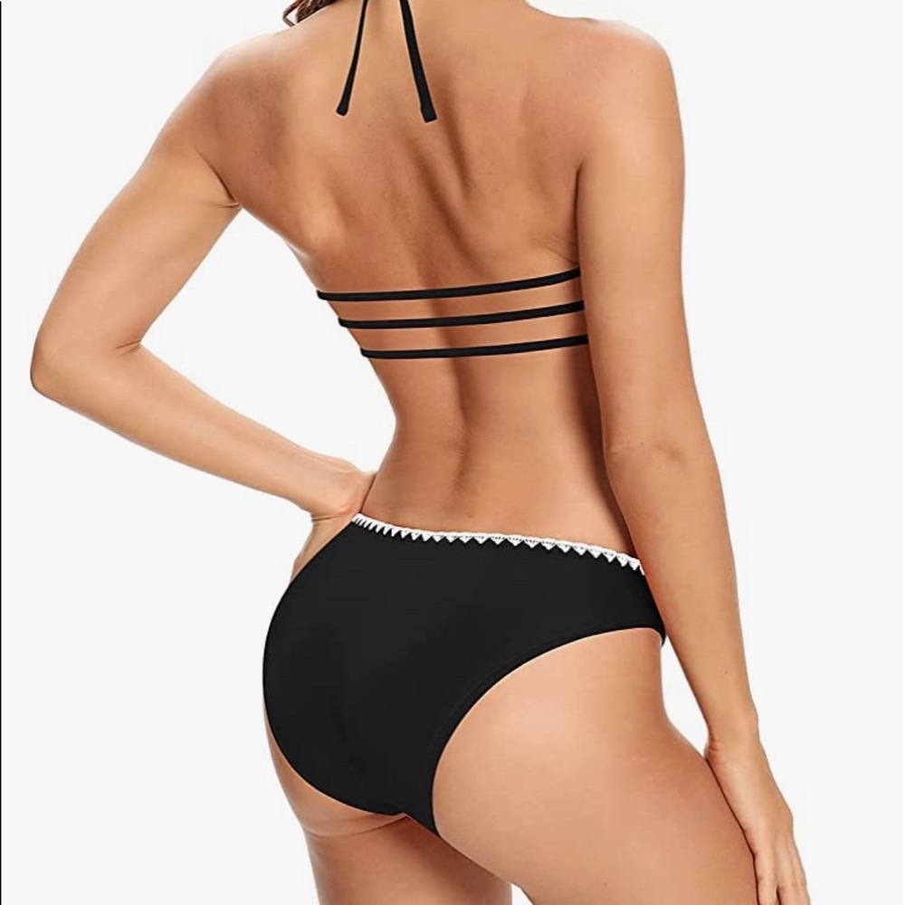 Black Bikini - Picture 2 of 2